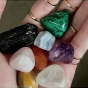 Mixed Stones and Crystal Crystal Scoop (LARGE PIECES)GUARANTEED 2/Large in every